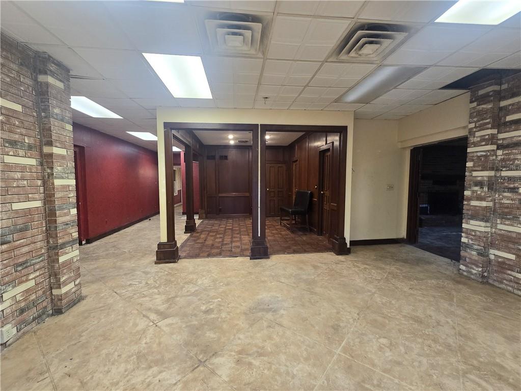 321 W Broadway Avenue Property Photo 4