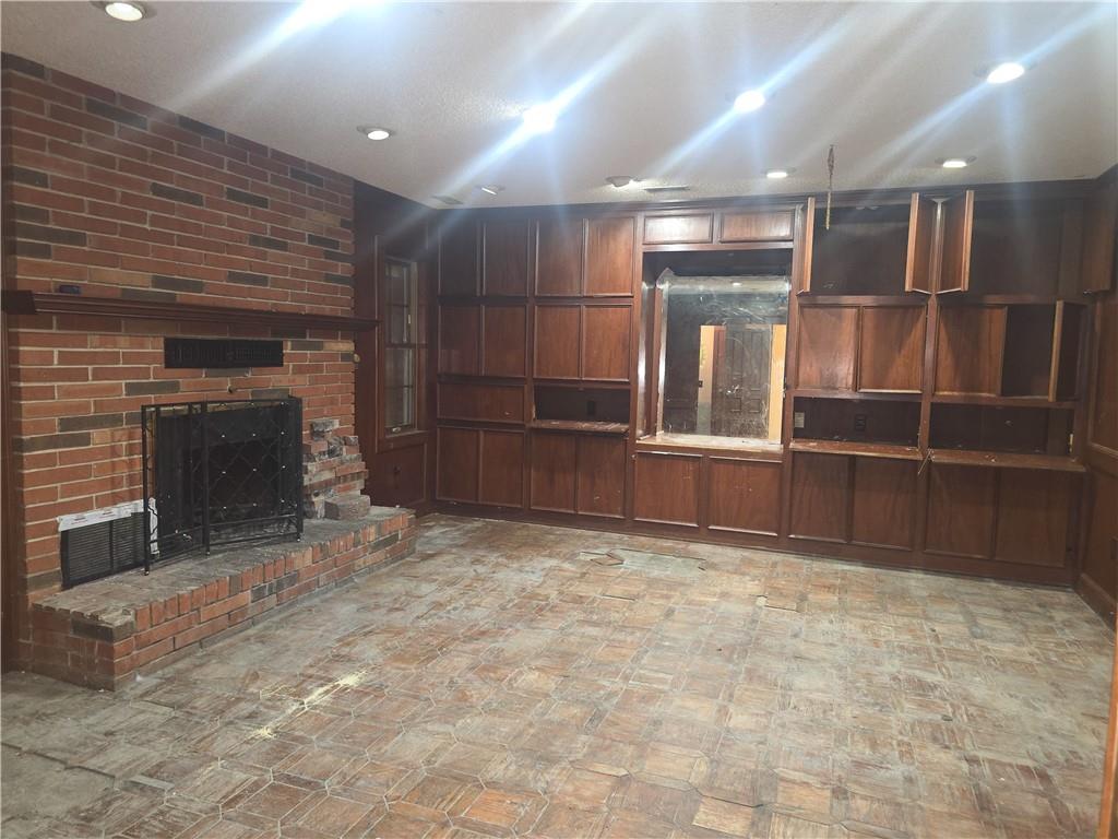321 W Broadway Avenue Property Photo 5