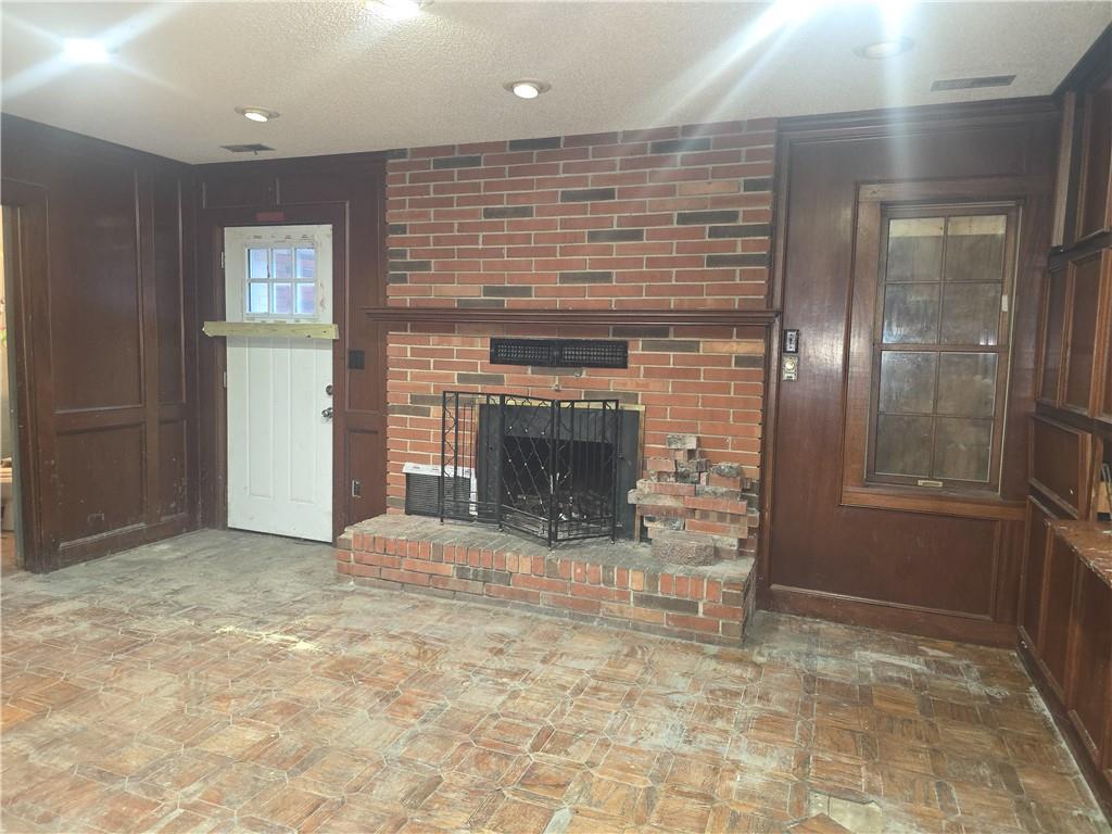 321 W Broadway Avenue Property Photo 6