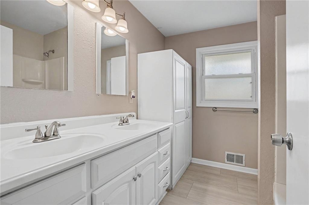 3608 N Euclid Avenue Property Photo 9