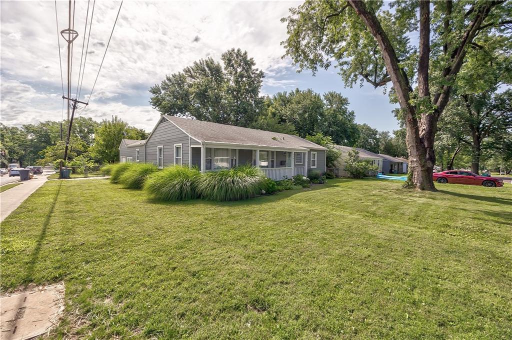 7101 Maple Street Property Photo