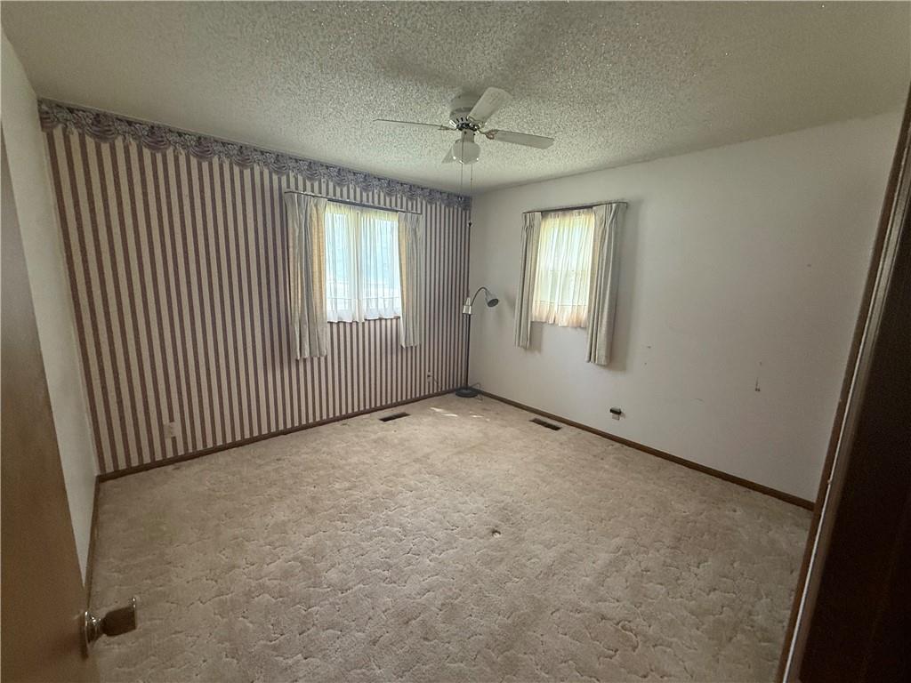 122 E 2nd Street Property Photo 21