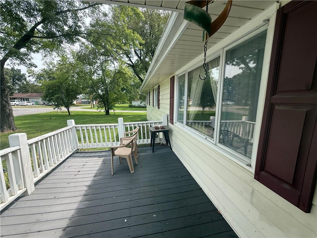 122 E 2nd Street Property Photo 25