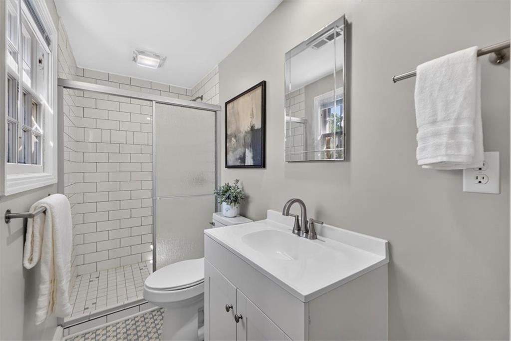 644 E 74th Terrace Property Photo 46