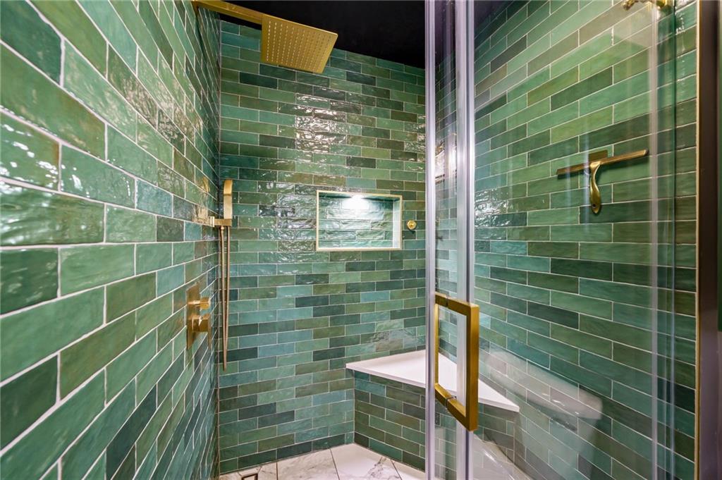 629 E 106th Street Property Photo 12