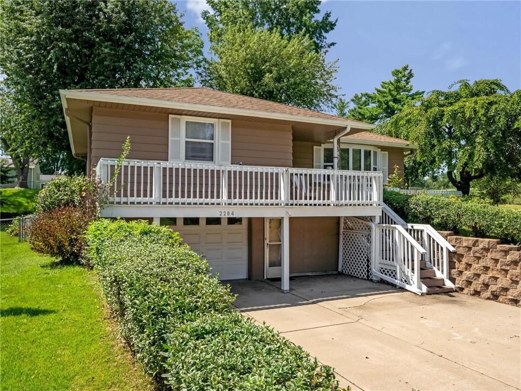 2204 Strader Terrace Property Photo 2