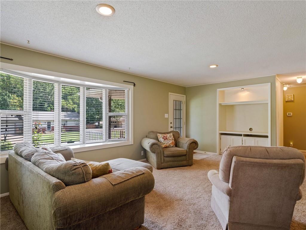 2204 Strader Terrace Property Photo 4