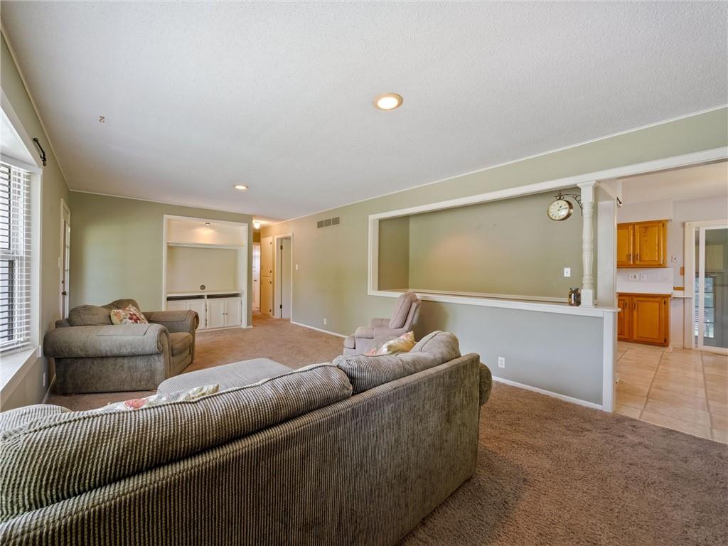 2204 Strader Terrace Property Photo 5
