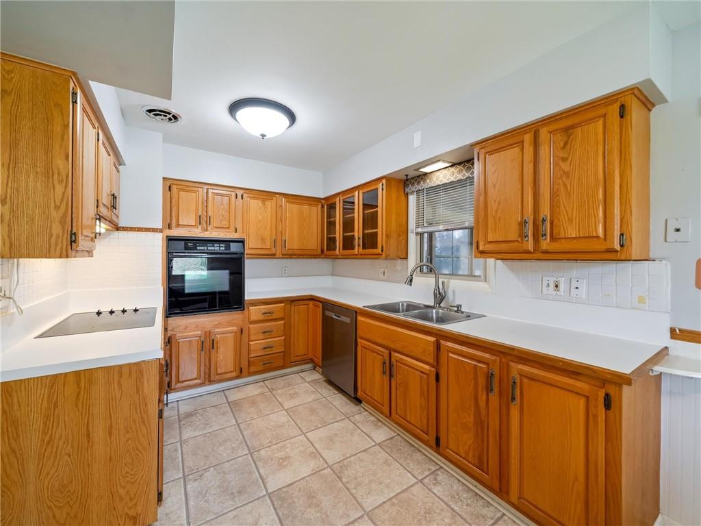 2204 Strader Terrace Property Photo 6