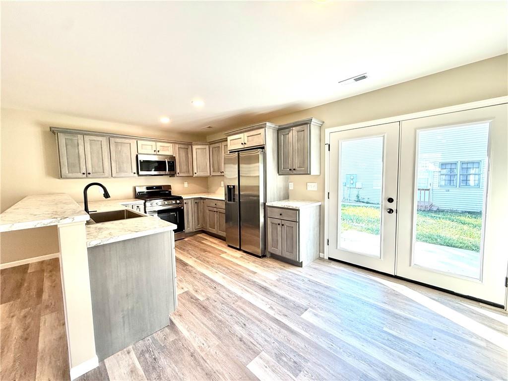 1826 Clay Street Property Photo 4