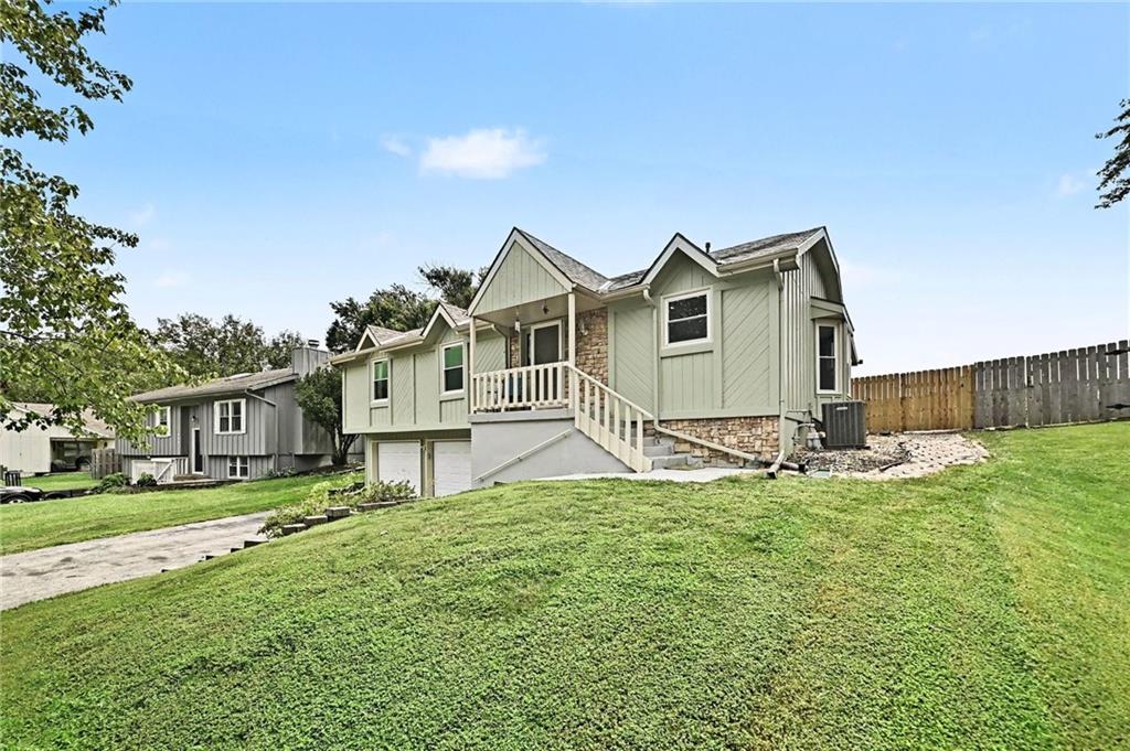 521 Karapat Drive Property Photo 3