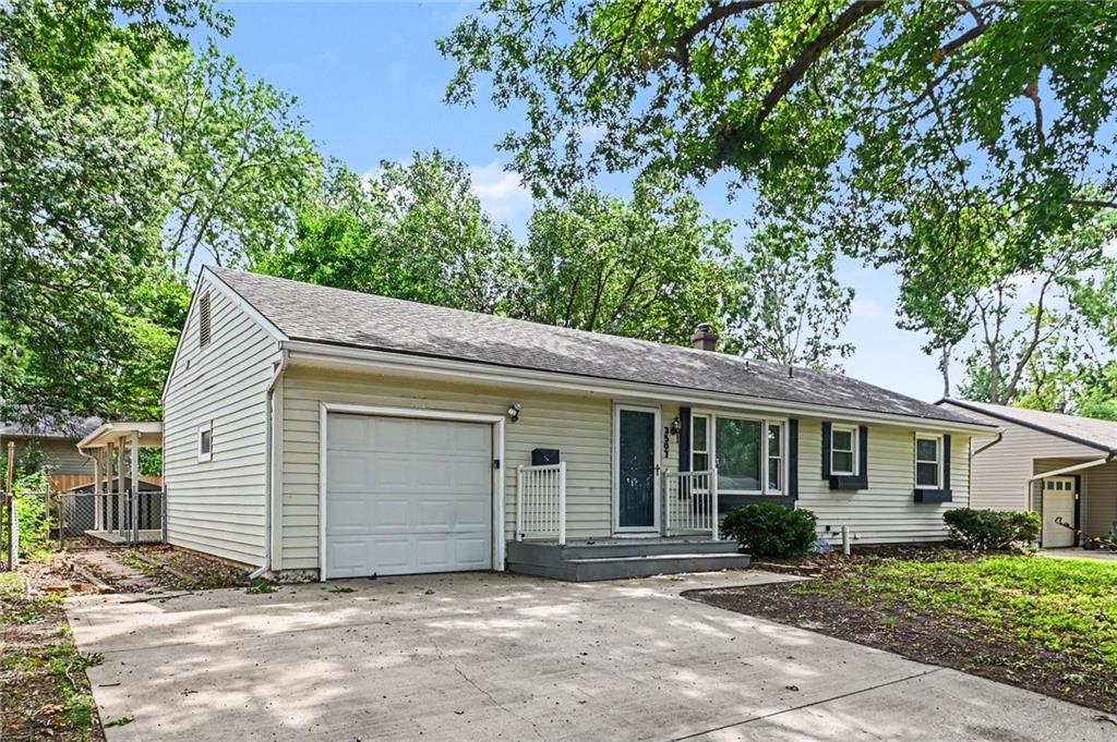3507 S Osage Street Property Photo 5