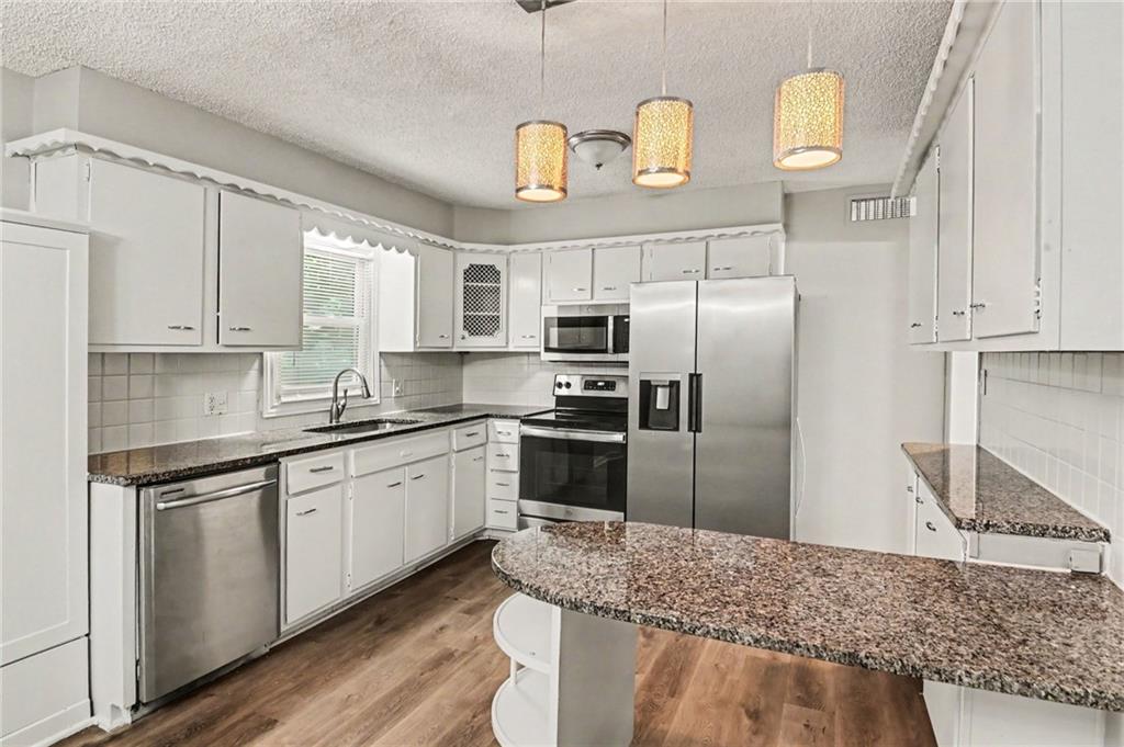 3507 S Osage Street Property Photo 11