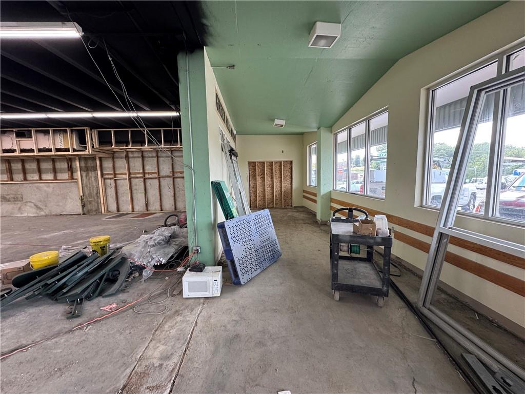 3225 N Belt Highway Property Photo 7