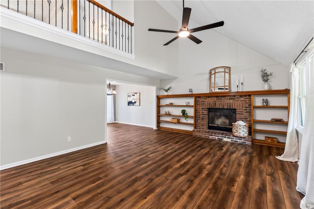 1109 Nw Forest Drive Property Photo 3