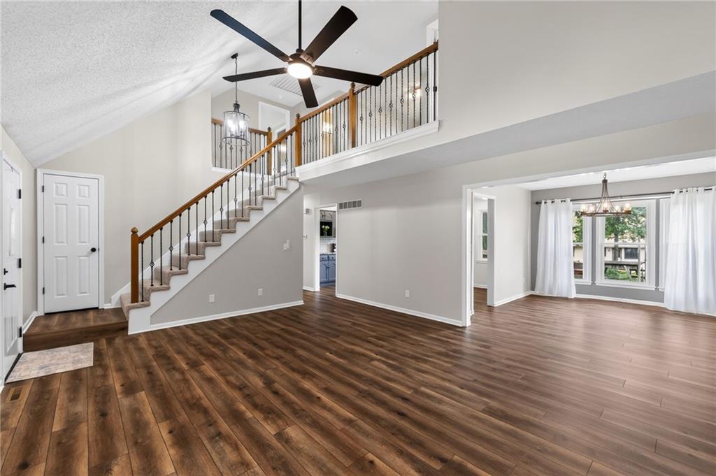 1109 Nw Forest Drive Property Photo 6