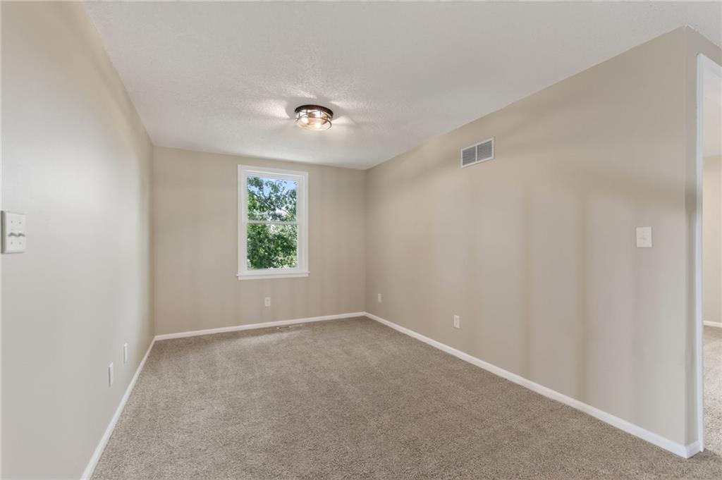 1109 Nw Forest Drive Property Photo 24