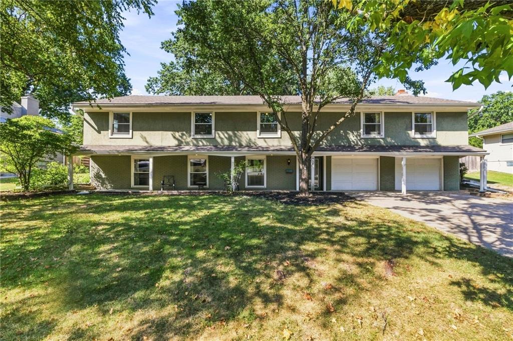 912 W 98th Street Property Photo 1