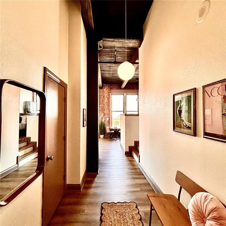 308 W 8th Street Property Photo 4