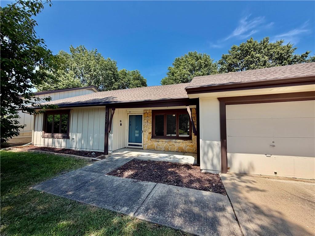 8204 E 189th Street Property Photo 2