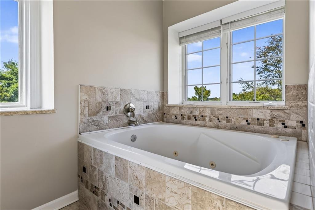 1910 600th Road Property Photo 31