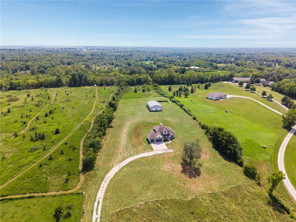 1910 600th Road Property Photo 45