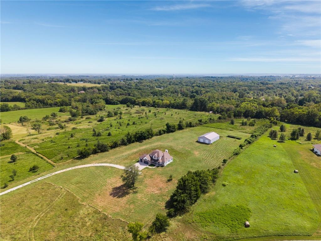 1910 600th Road Property Photo 45