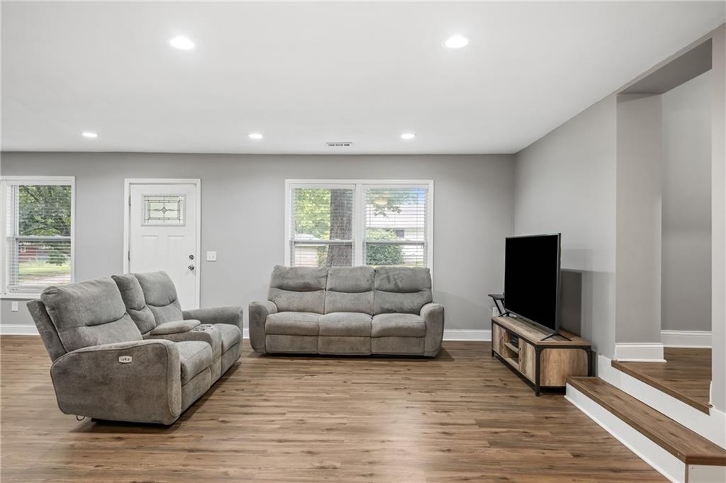 601 S Webster Street Property Photo 10