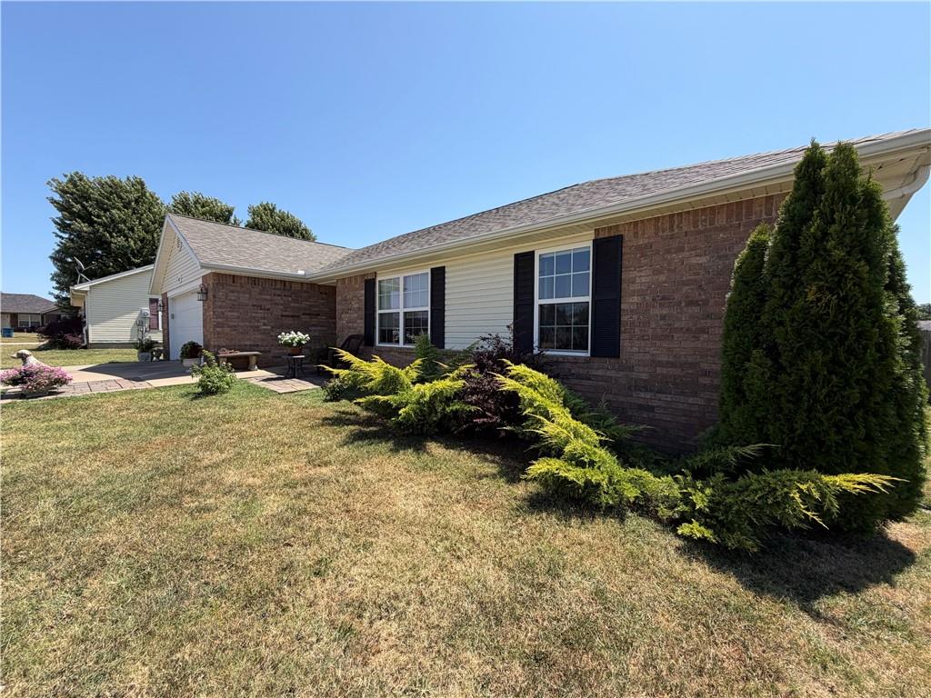 1815 Sylvan Avenue Property Photo 3
