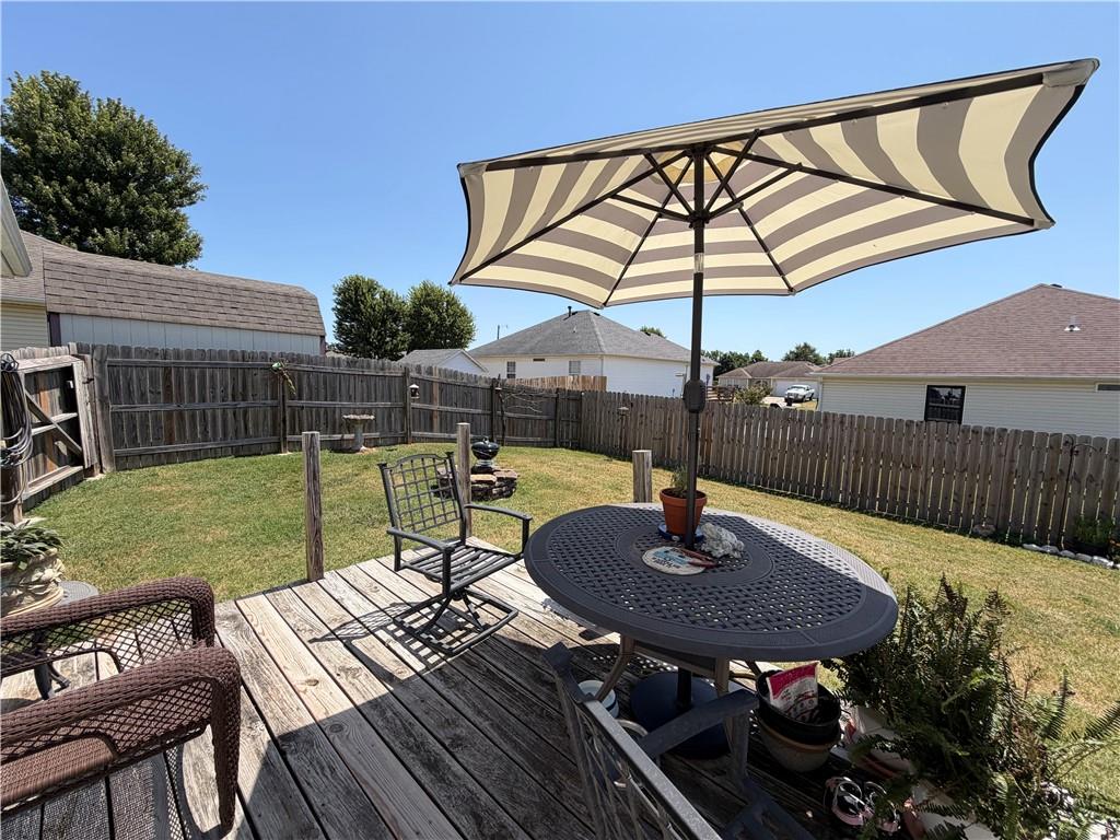 1815 Sylvan Avenue Property Photo 9