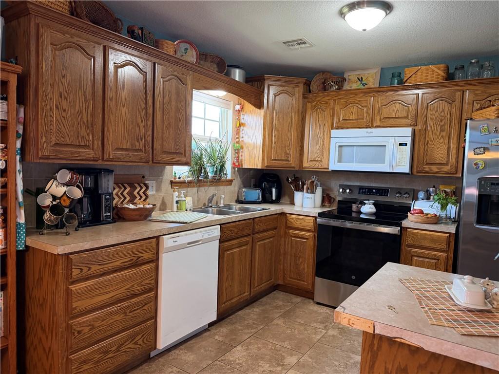 1815 Sylvan Avenue Property Photo 14