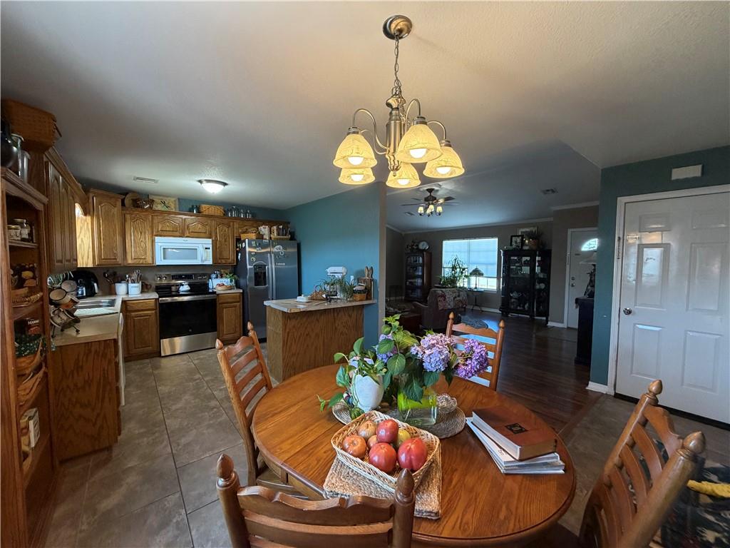 1815 Sylvan Avenue Property Photo 16