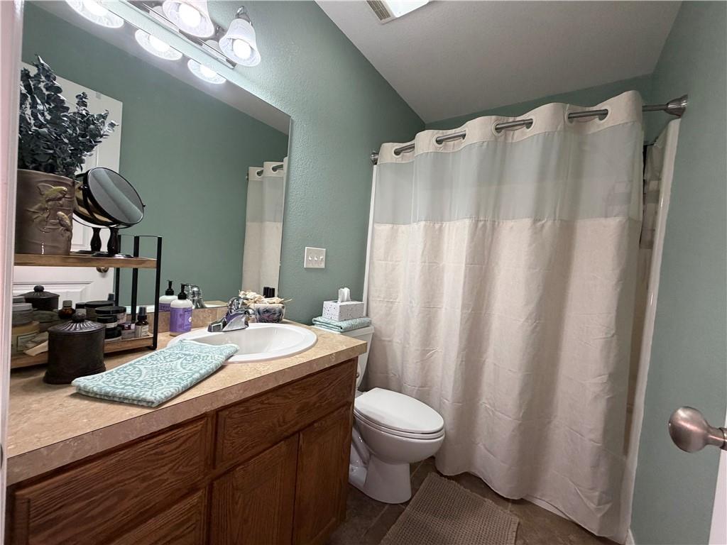 1815 Sylvan Avenue Property Photo 21