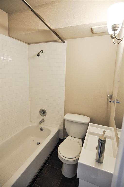 3734 Warwick Boulevard Property Photo 8