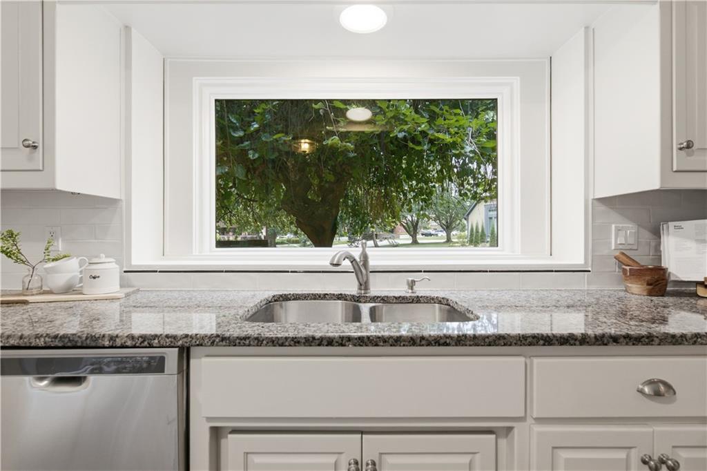 5204 W 112th Street Property Photo 10