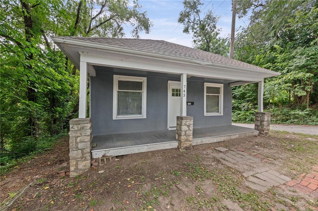743 Kickapoo Street Property Photo 3