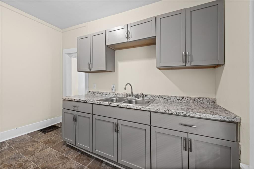 743 Kickapoo Street Property Photo 10