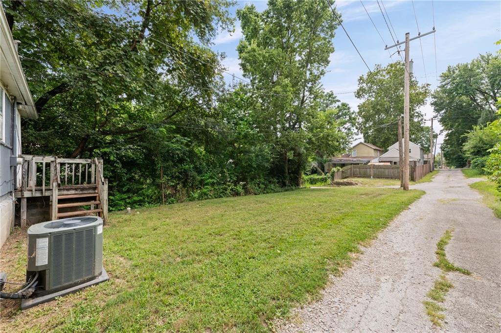 743 Kickapoo Street Property Photo 21