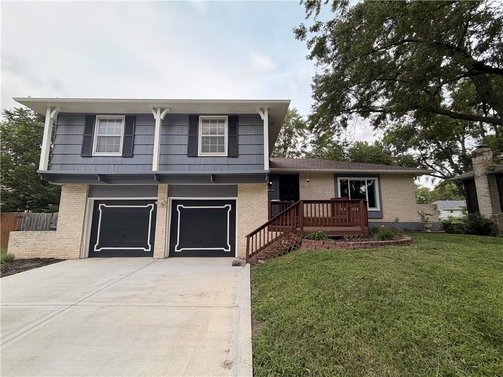 1002 E Willow Drive Property Photo 1