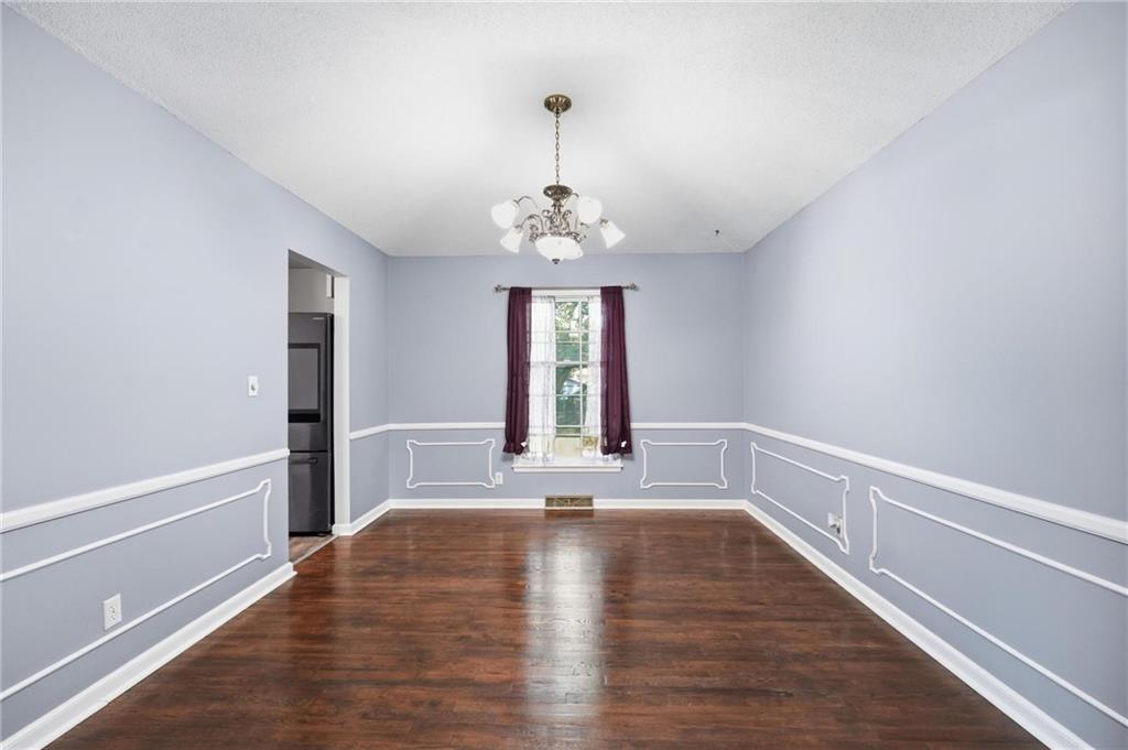 1002 E Willow Drive Property Photo 11