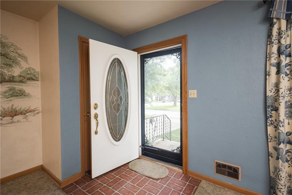 110 S Queen Ridge Drive Property Photo 8