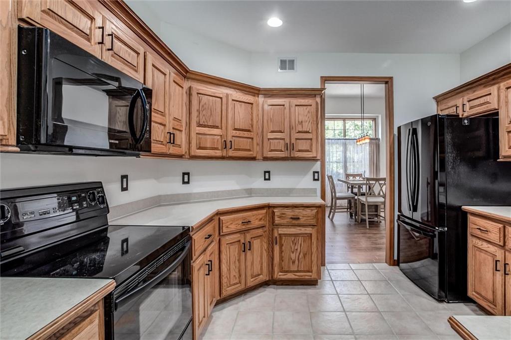 16017 Cedar Street Property Photo 10