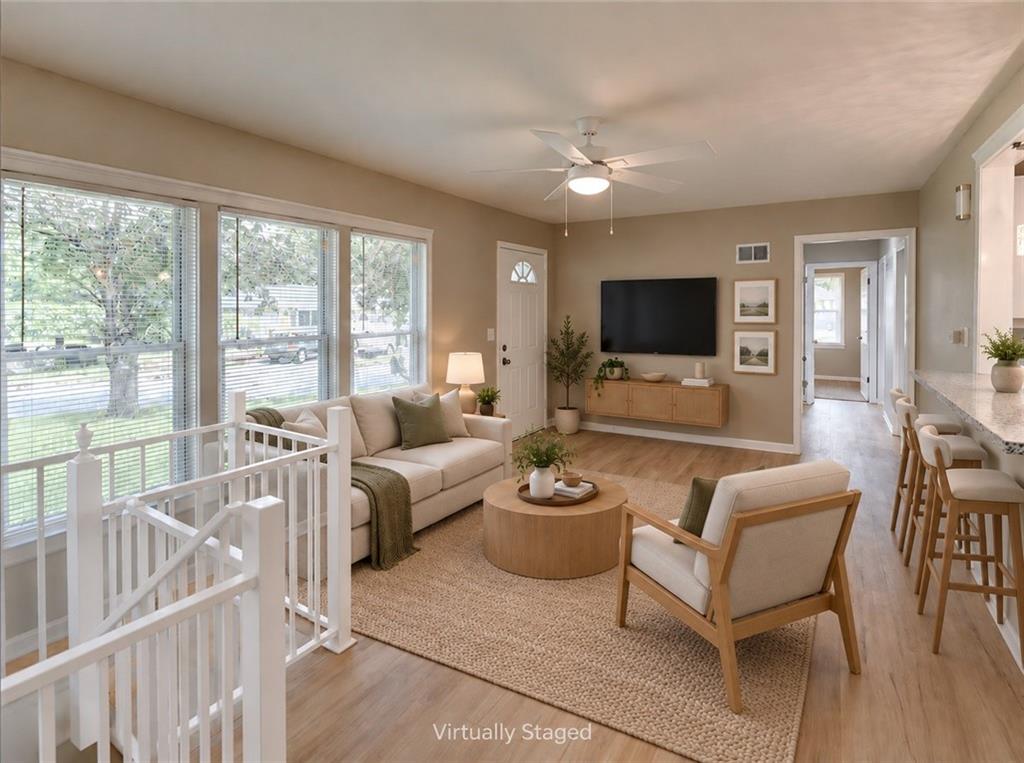 512 Nw Lakeview Road Property Photo 5