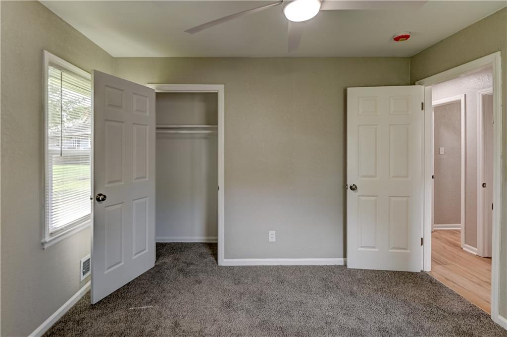 512 Nw Lakeview Road Property Photo 19