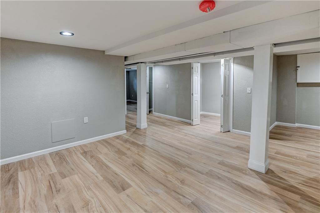 512 Nw Lakeview Road Property Photo 23