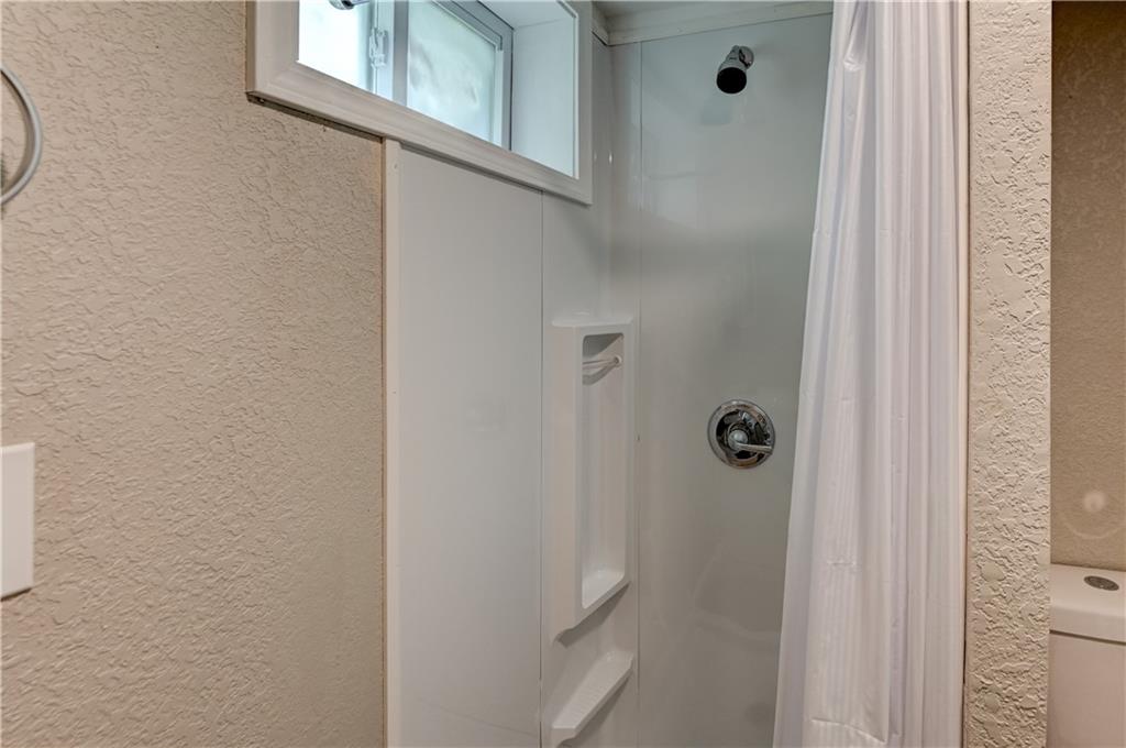 512 Nw Lakeview Road Property Photo 28