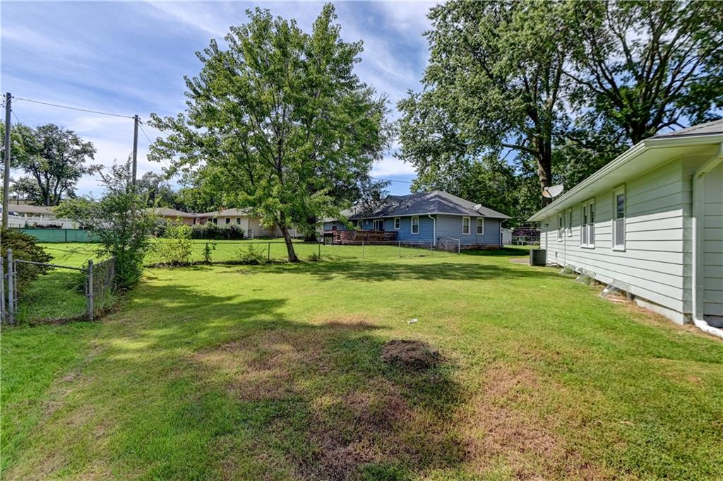 512 Nw Lakeview Road Property Photo 34