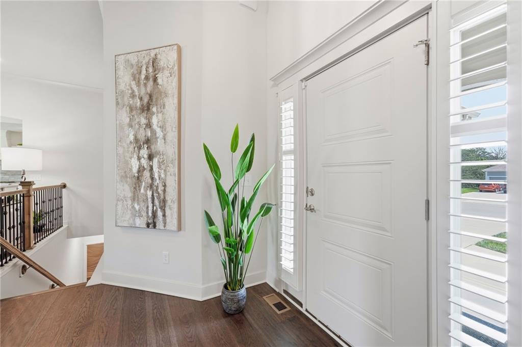 10322 N Winchester Avenue Property Photo 3