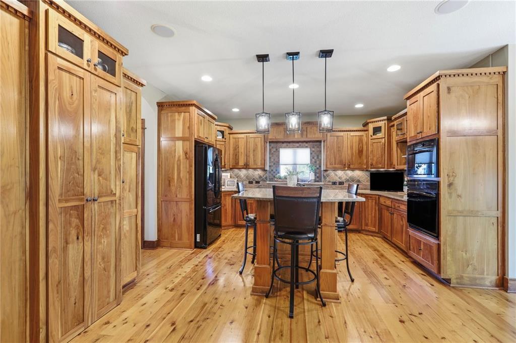 16211 Overbrook Lane Property Photo 10