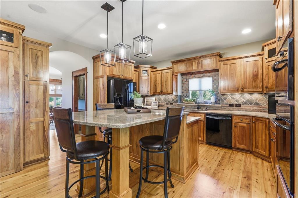 16211 Overbrook Lane Property Photo 14